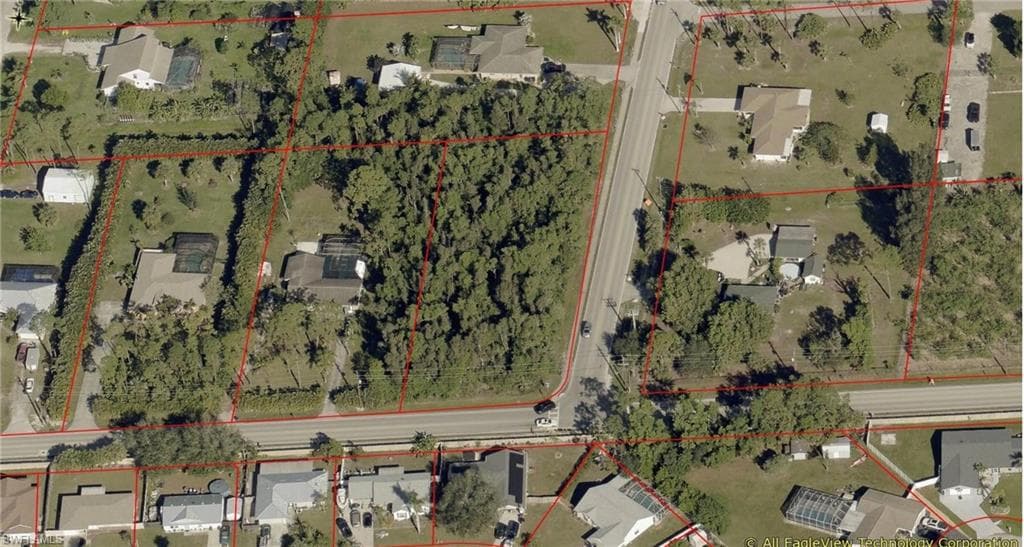 25926 Paradise RD, BONITA SPRINGS FL 34135-1