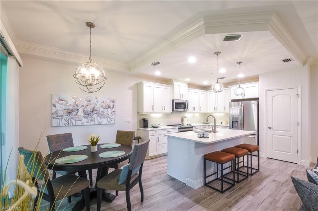 6940 Avalon CIR # 503, NAPLES FL 34112-6