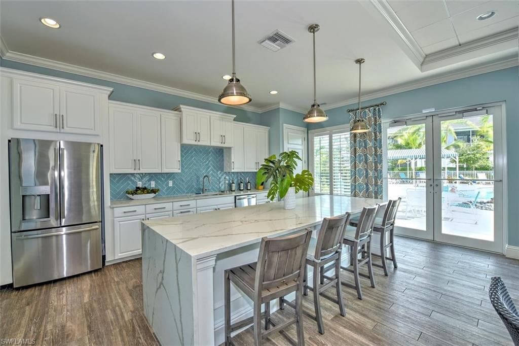 6940 Avalon CIR # 503, NAPLES FL 34112-33