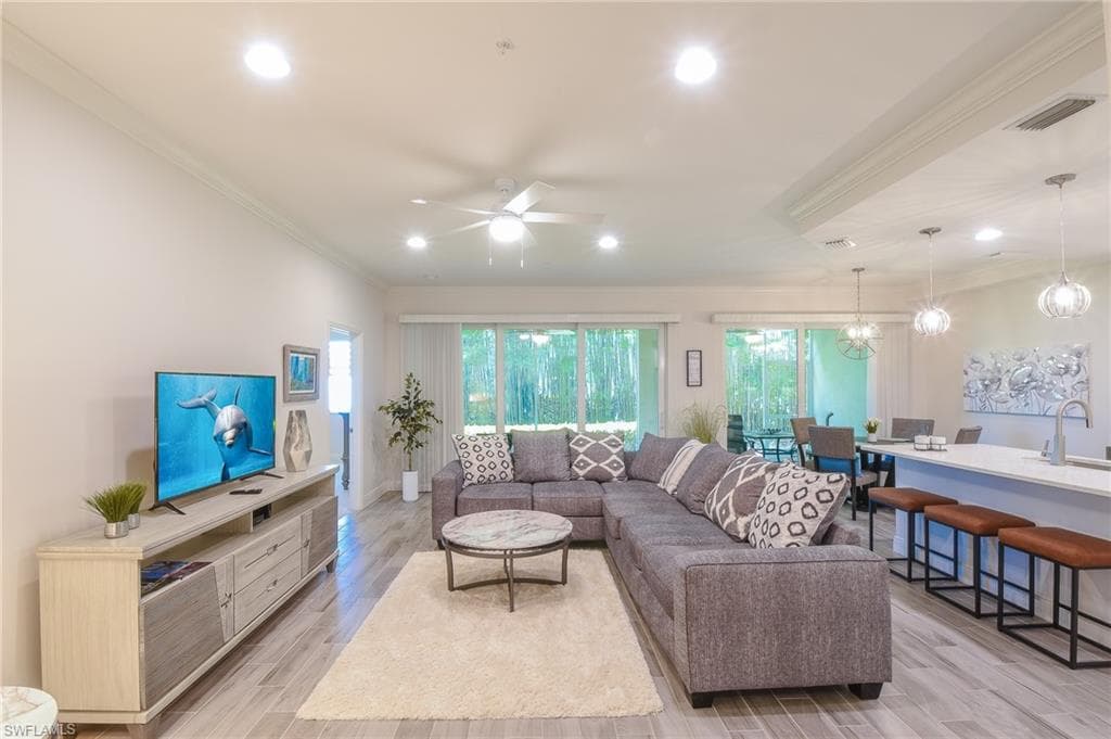 6940 Avalon CIR # 503, NAPLES FL 34112-10