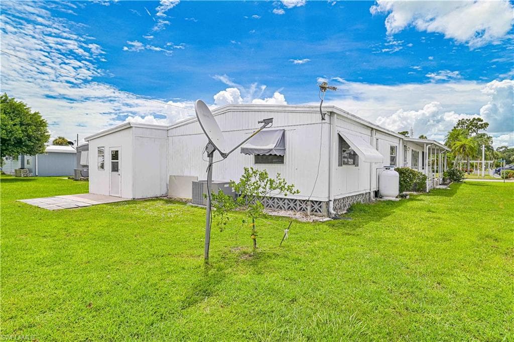 5191 Forest Park DR, NORTH FORT MYERS FL 33917-16