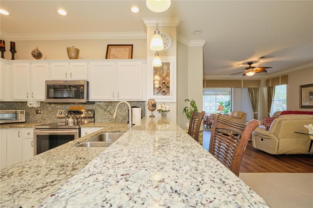 8956 Bristol BEND, FORT MYERS FL 33908-17