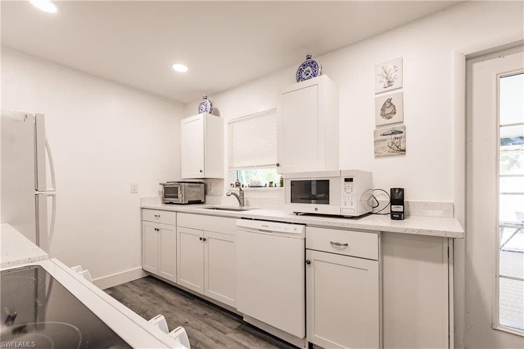 1942 Roseate LN, SANIBEL FL 33957-16