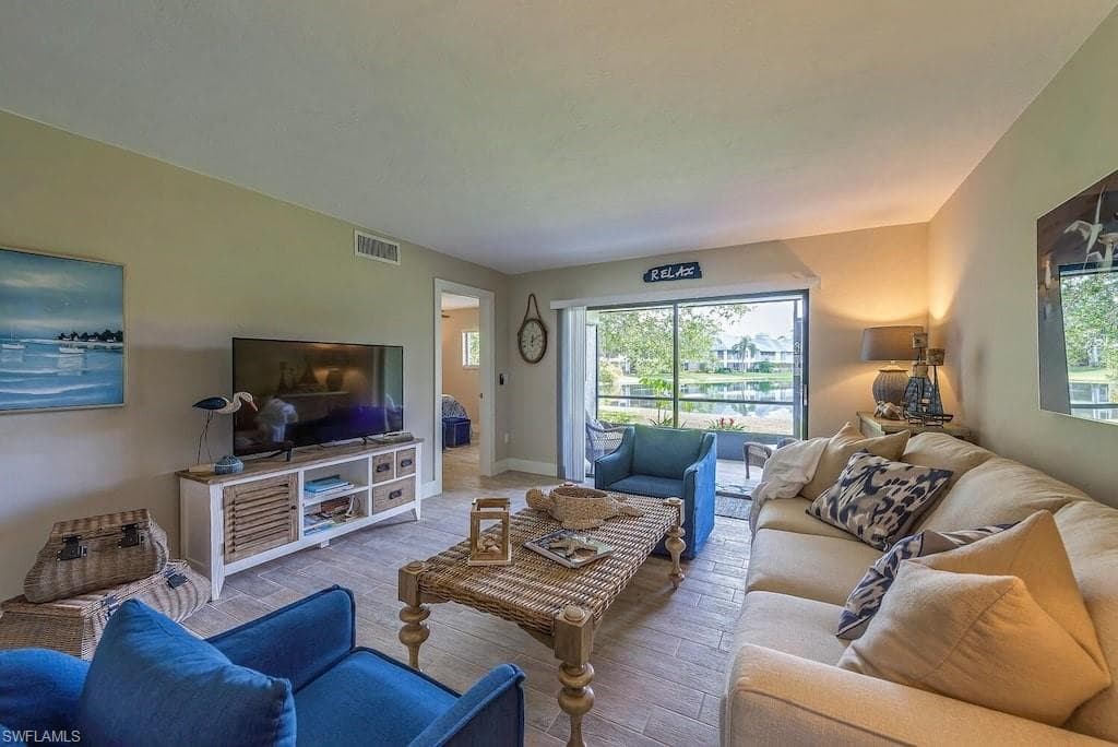 900 Misty Pines CIR # 203, NAPLES FL 34105-2