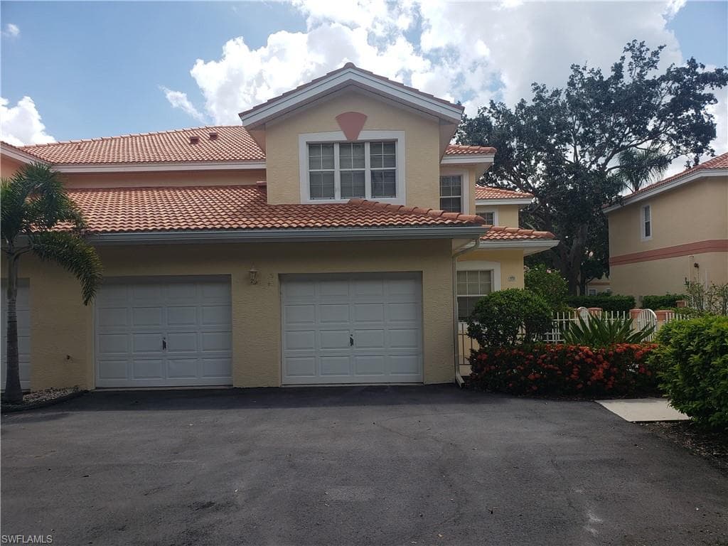 7552 Oleander Gate DR # 204, NAPLES FL 34109-1