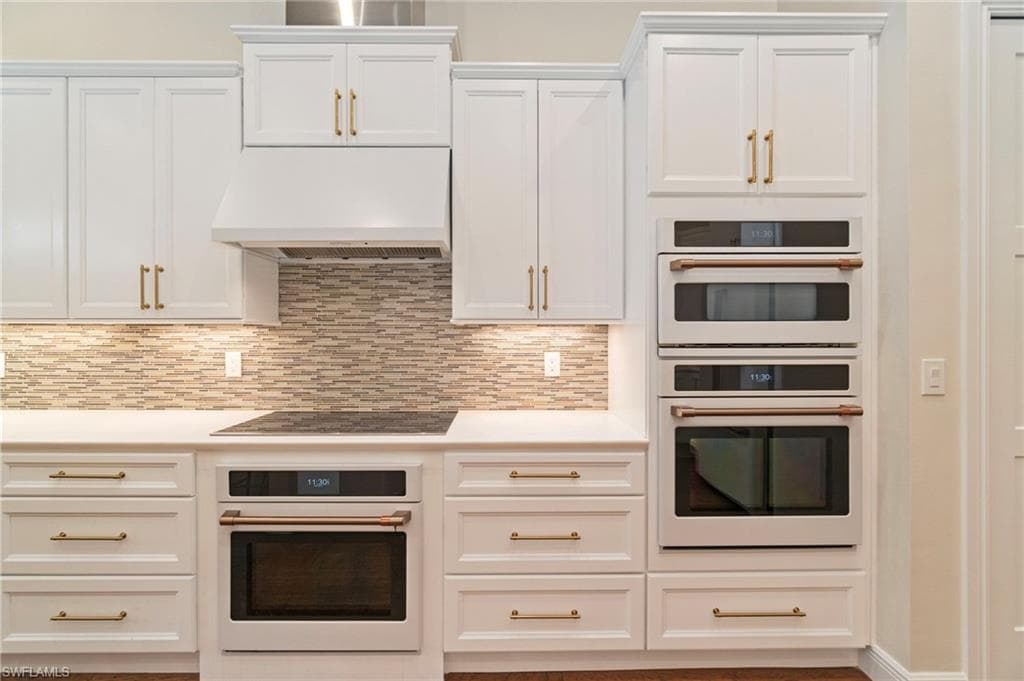 4381 Broadway AVE W, ESTERO FL 33928-15