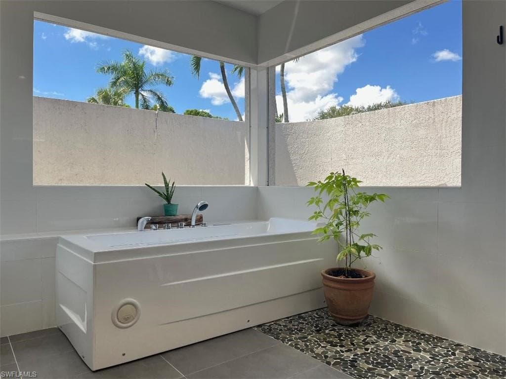 10298 Boca CIR, NAPLES FL 34109-12