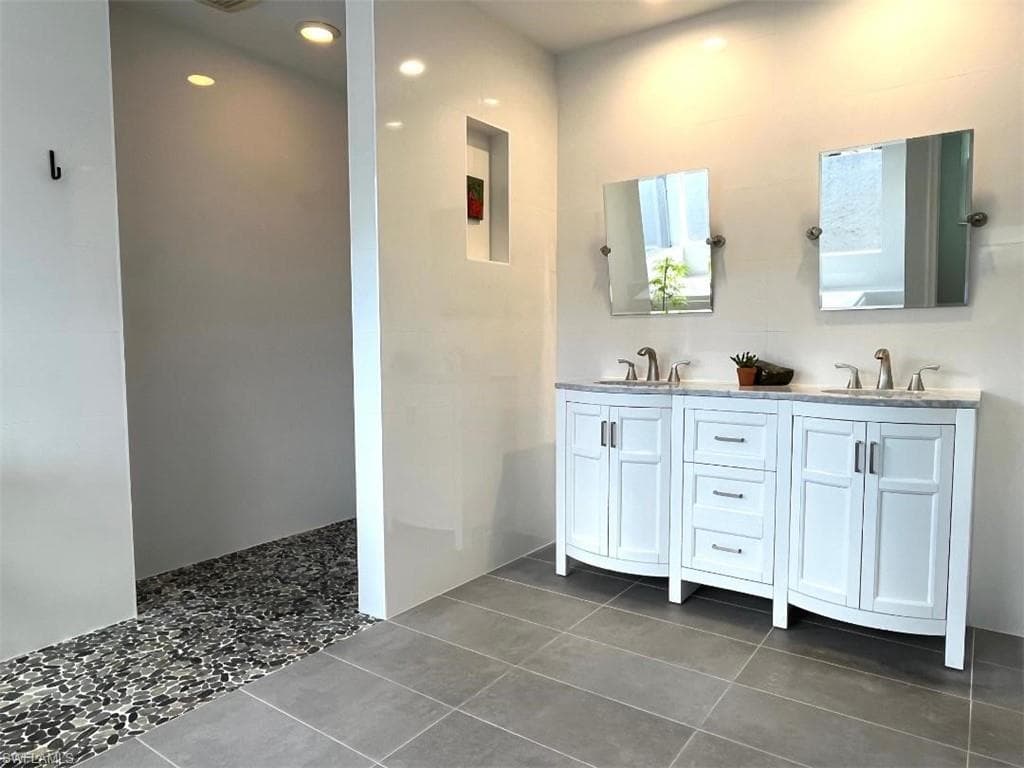10298 Boca CIR, NAPLES FL 34109-11