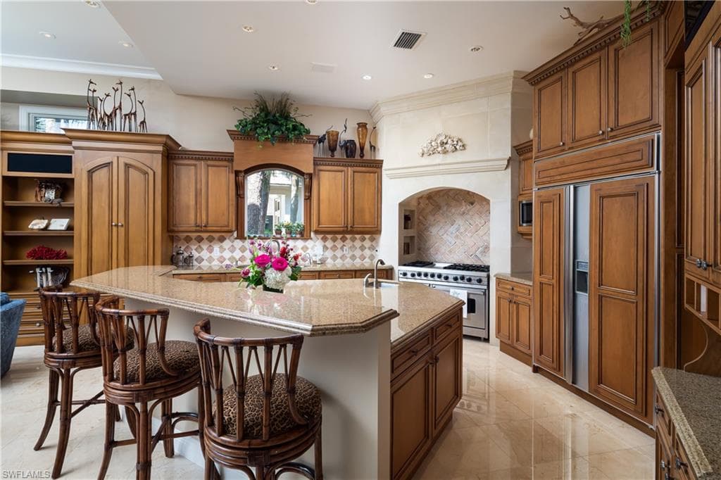 980 Barcarmil WAY, NAPLES FL 34110-12