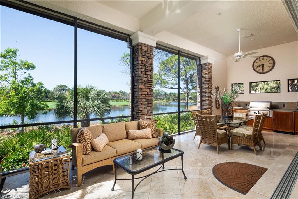 980 Barcarmil WAY, NAPLES FL 34110-2