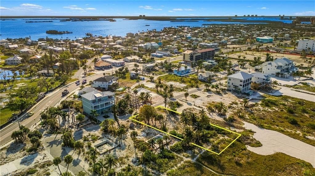 6032 Gulf RD, FORT MYERS BEACH FL 33931-17