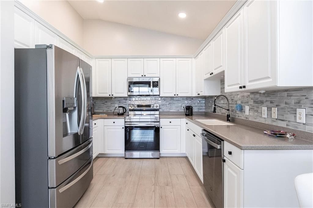 3070 Meandering WAY # 201, FORT MYERS FL 33905-15