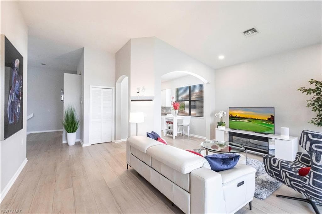 3070 Meandering WAY # 201, FORT MYERS FL 33905-11