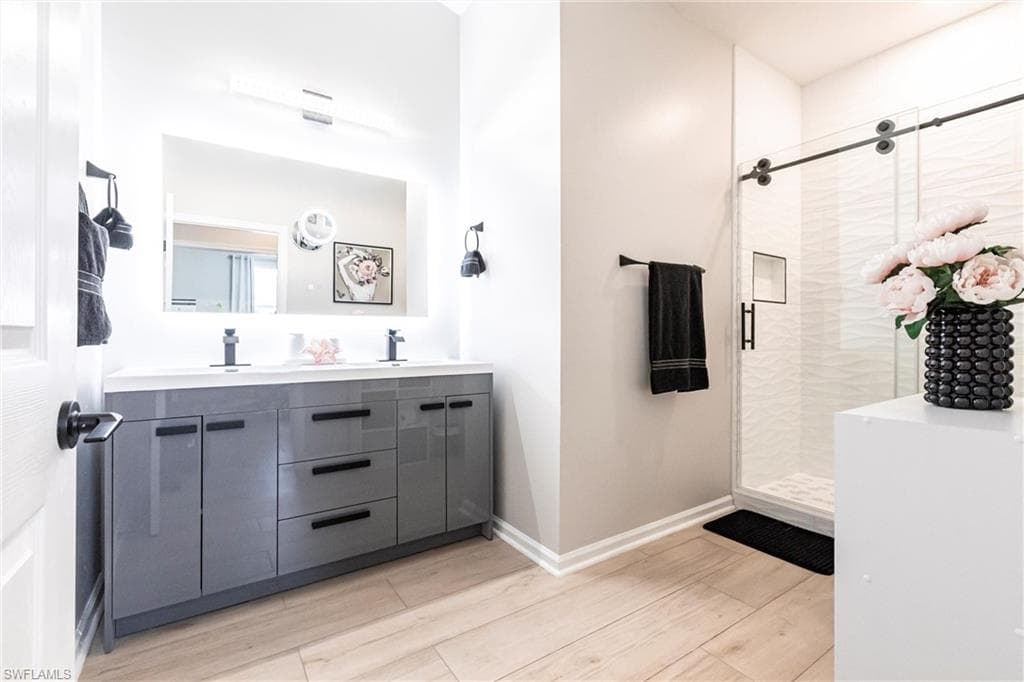 3070 Meandering WAY # 201, FORT MYERS FL 33905-29