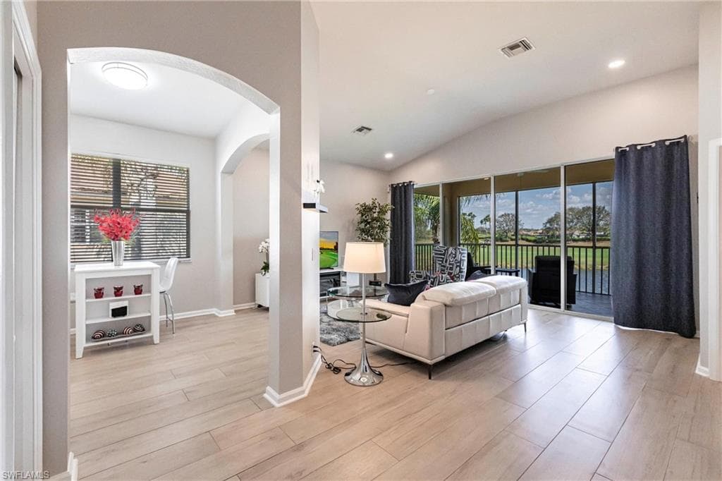 3070 Meandering WAY # 201, FORT MYERS FL 33905-9