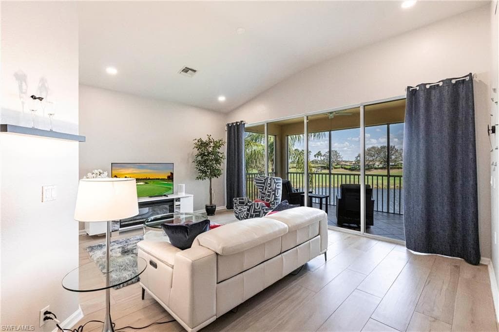 3070 Meandering WAY # 201, FORT MYERS FL 33905-10