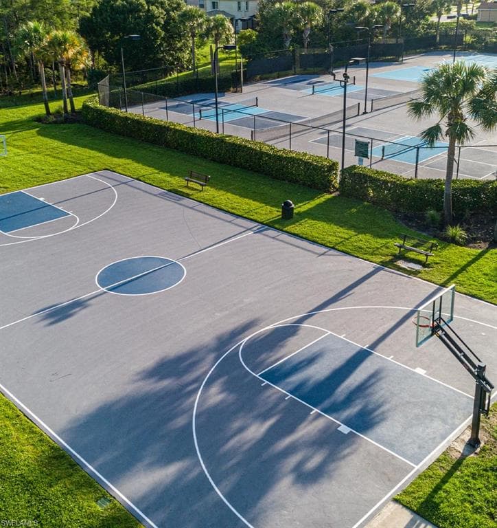 10419 Carolina Willow DR, FORT MYERS FL 33913-27