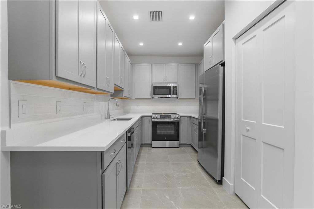 10940 Salt Bay WAY, FORT MYERS FL 33913-14