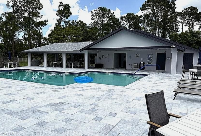 10615 Roxbury CT, LEHIGH ACRES FL 33936-27