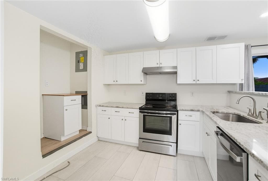 2662/2656 Mangrove ST, NAPLES FL 34112-3