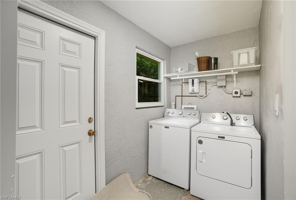 2662/2656 Mangrove ST, NAPLES FL 34112-14
