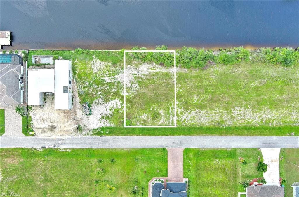 1025 NW 35th PL, CAPE CORAL FL 33993-1