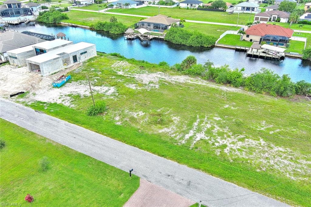 1025 NW 35th PL, CAPE CORAL FL 33993-8