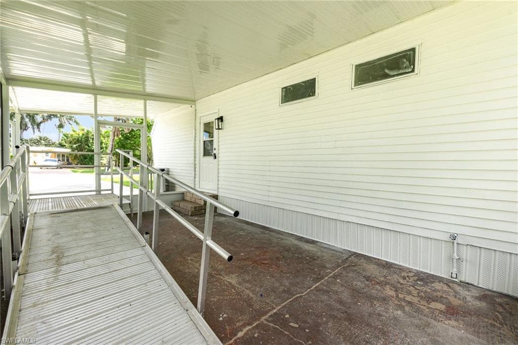 91 Twin Palms DR, NAPLES FL 34114-4