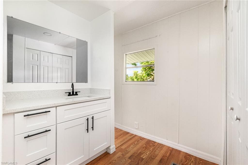 91 Twin Palms DR, NAPLES FL 34114-8