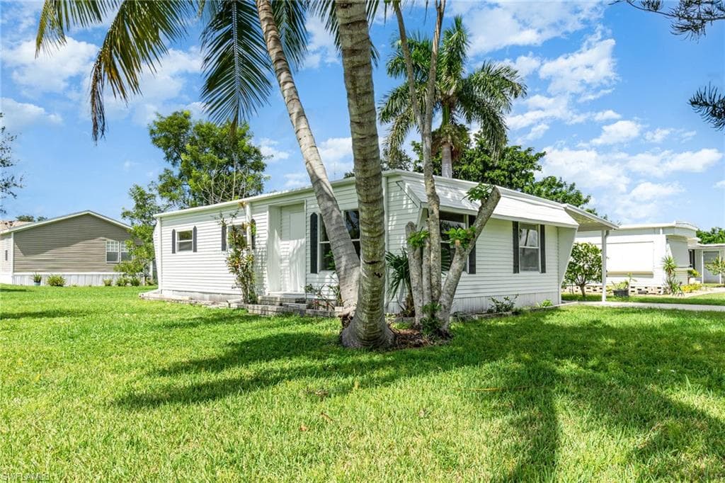 91 Twin Palms DR, NAPLES FL 34114-3