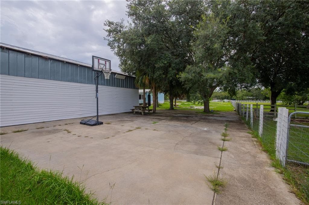 1856 Tampa AVE, CLEWISTON FL 33440-23