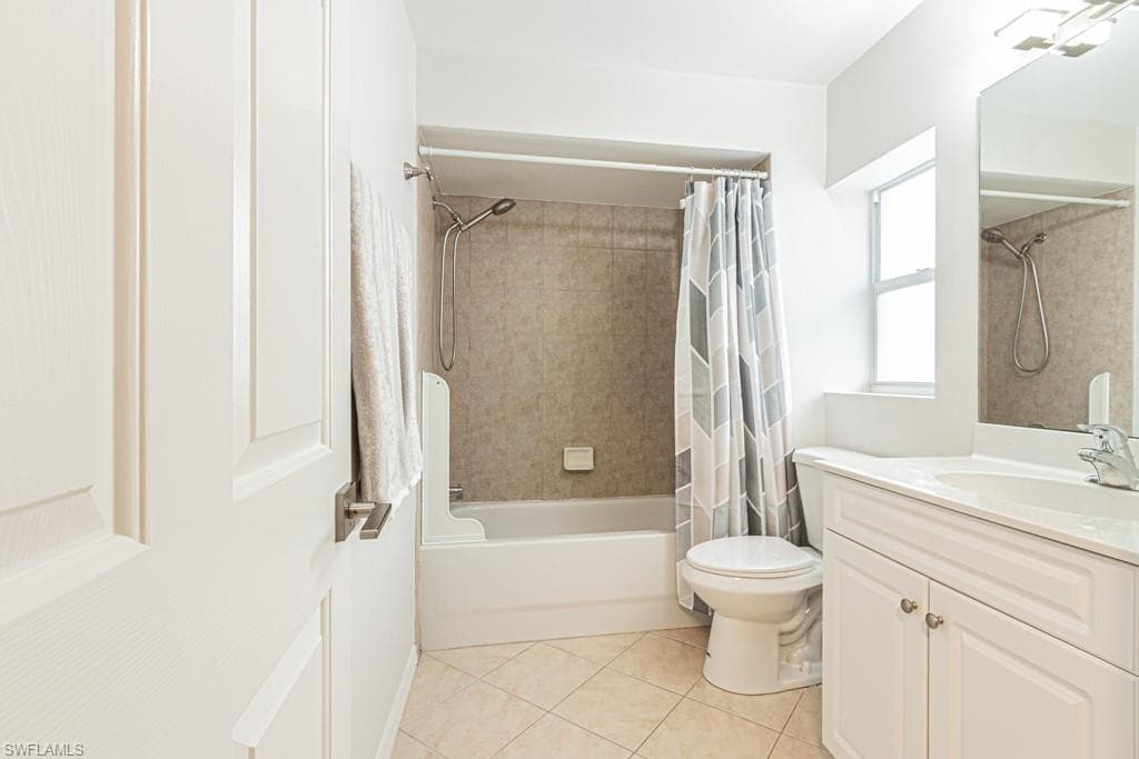 4544 Court WAY # 18D, NAPLES FL 34109-31