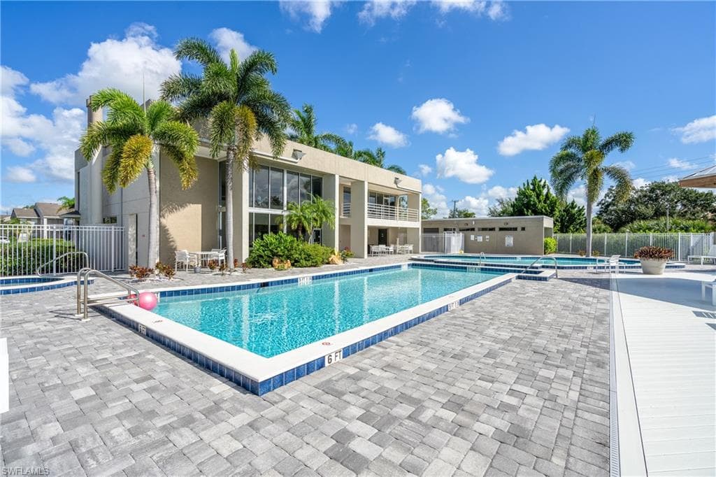 201 Santa Clara DR # 07, NAPLES FL 34104-15