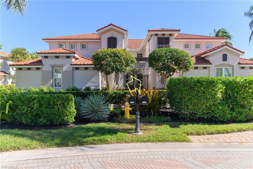 1294 Rialto WAY # 202, NAPLES FL 34114-1