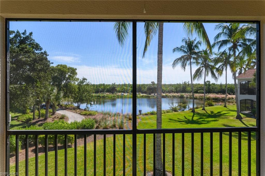 1294 Rialto WAY # 202, NAPLES FL 34114-5