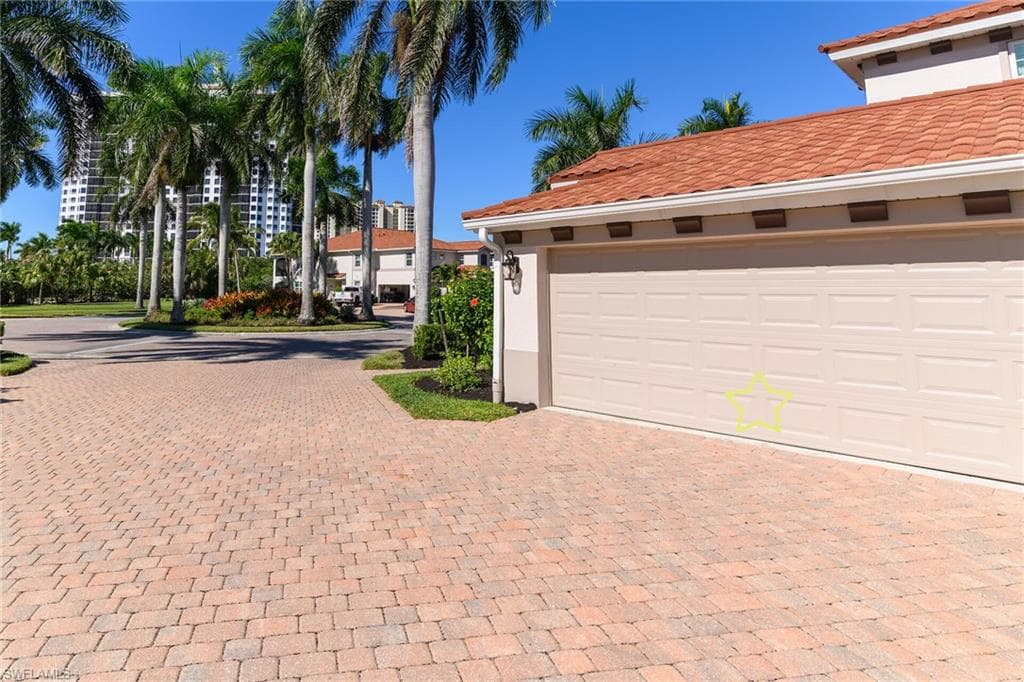 1294 Rialto WAY # 202, NAPLES FL 34114-33