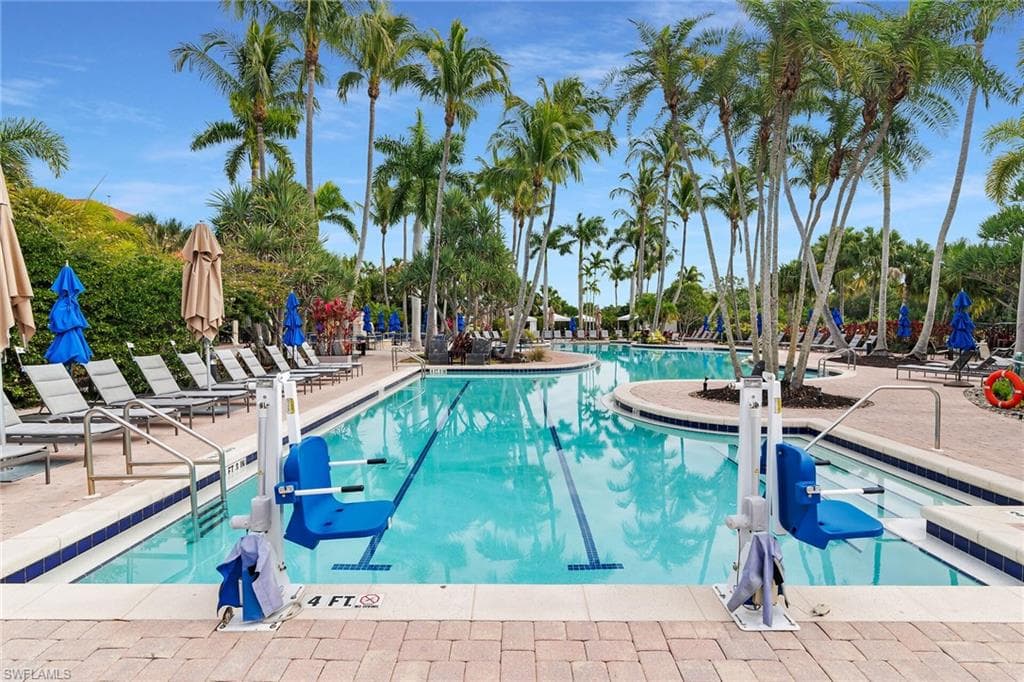 1294 Rialto WAY # 202, NAPLES FL 34114-38