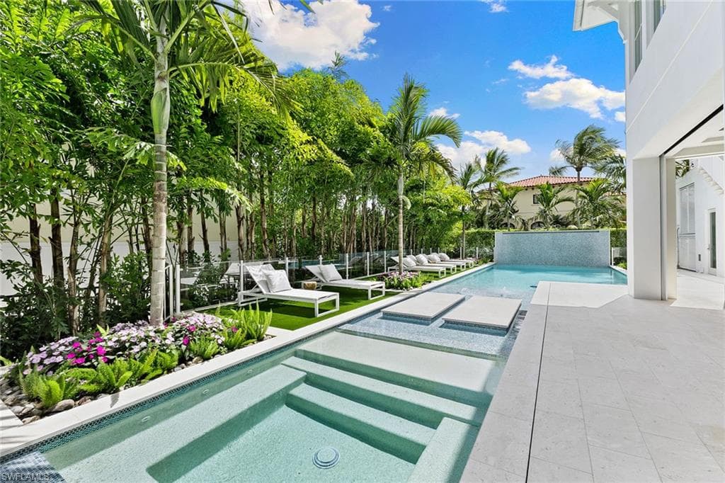 2131 Marina DR-15