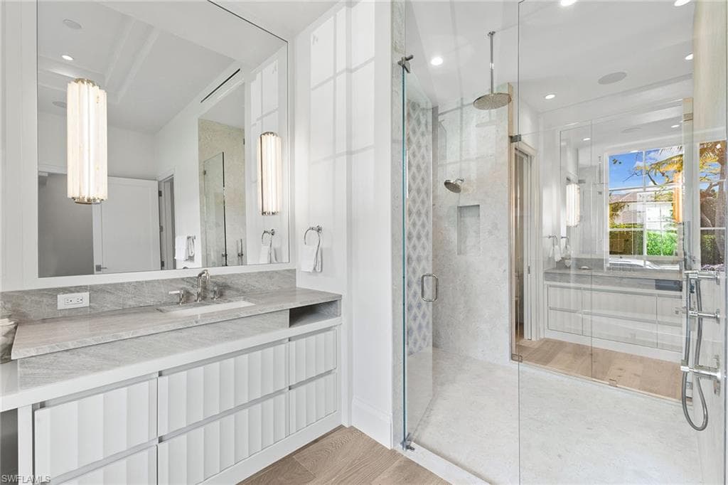 2131 Marina DR-21