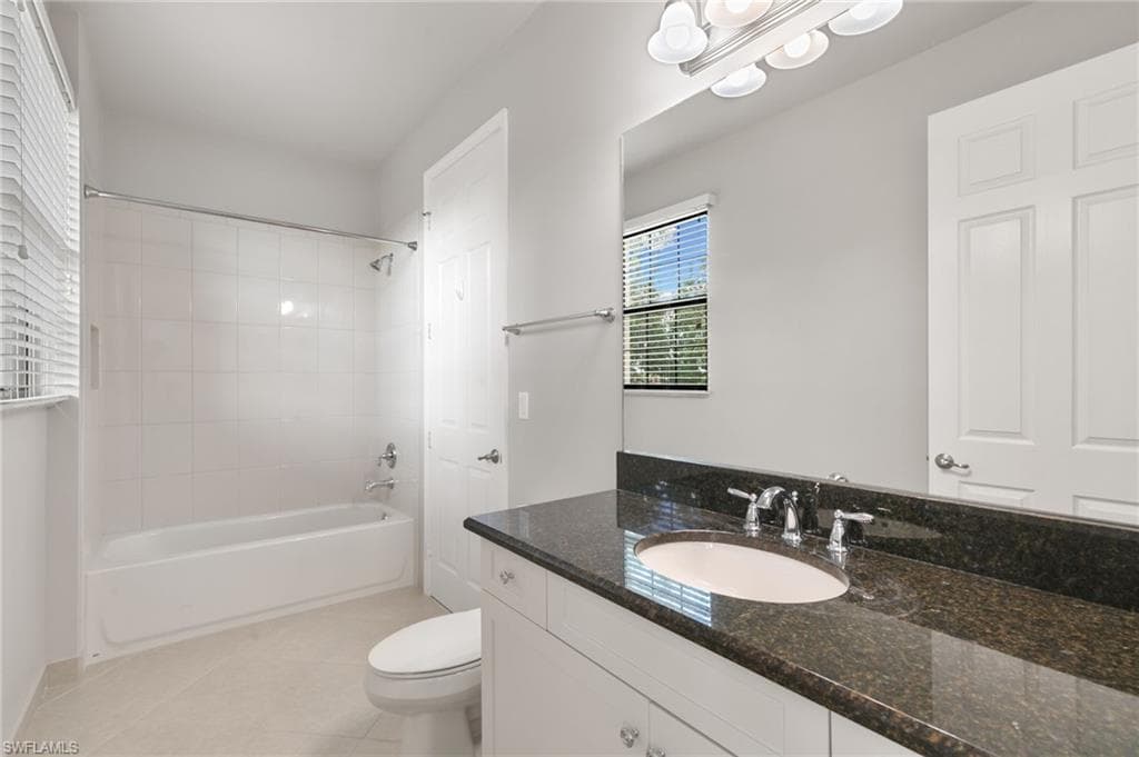 4384 Aurora ST, NAPLES FL 34119-32