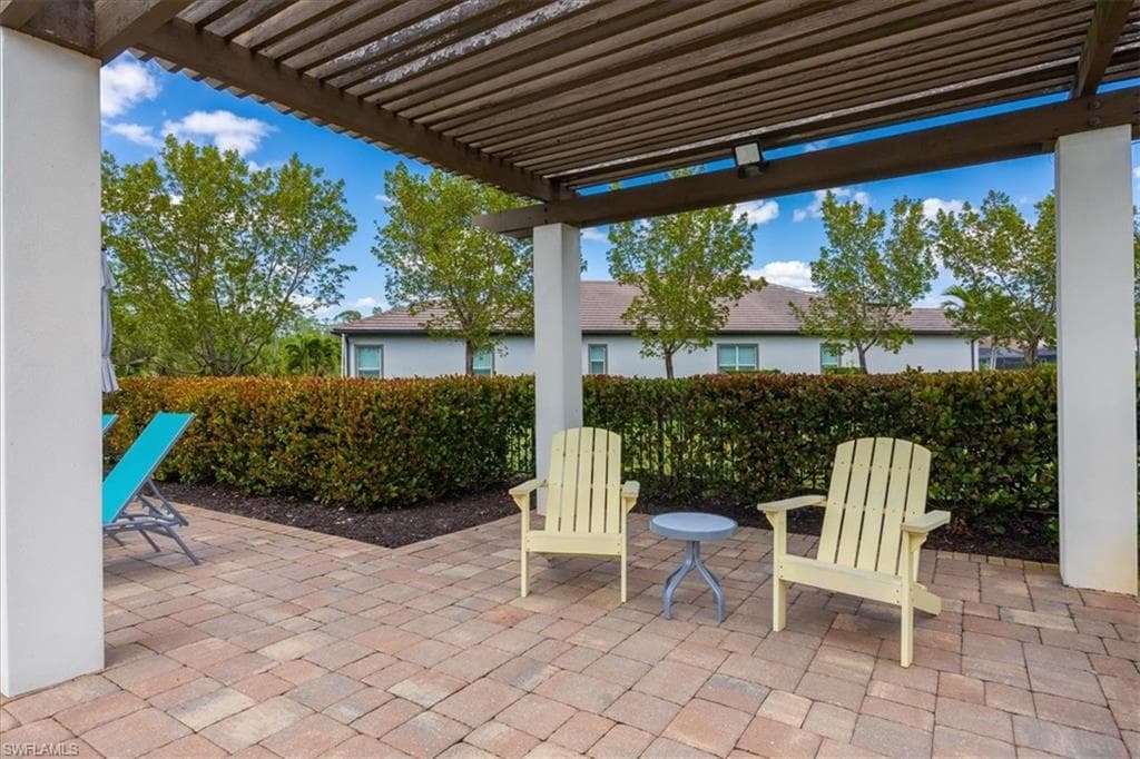 3845 Helmsman DR, NAPLES FL 34120-46