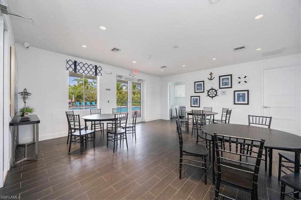 3845 Helmsman DR, NAPLES FL 34120-42