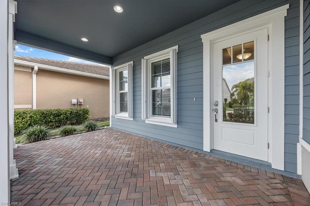 3845 Helmsman DR, NAPLES FL 34120-2
