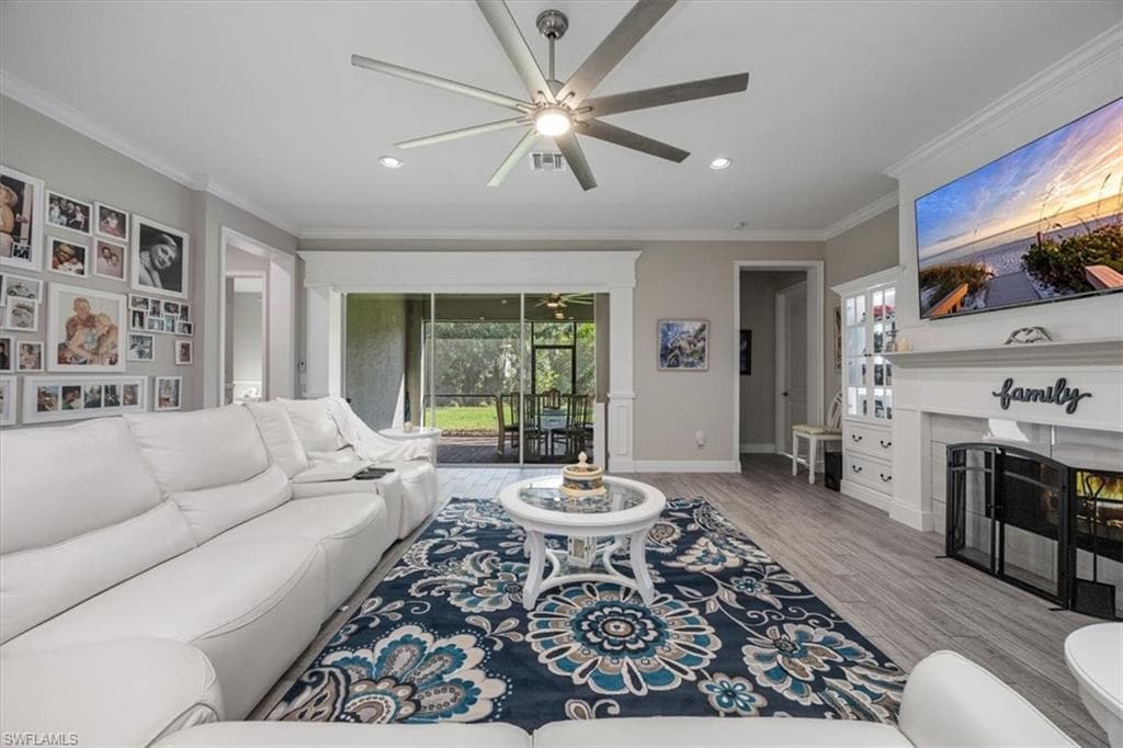 3845 Helmsman DR, NAPLES FL 34120-3