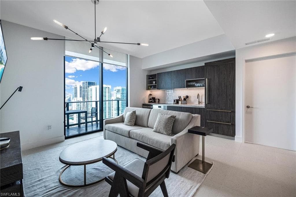 159 NE 6th ST # 5101, MIAMI FL 33132-7