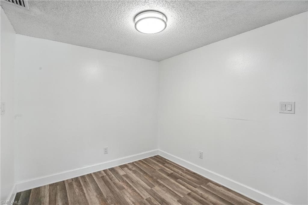 201-5 Santa Clara DR # 201, NAPLES FL 34104-5