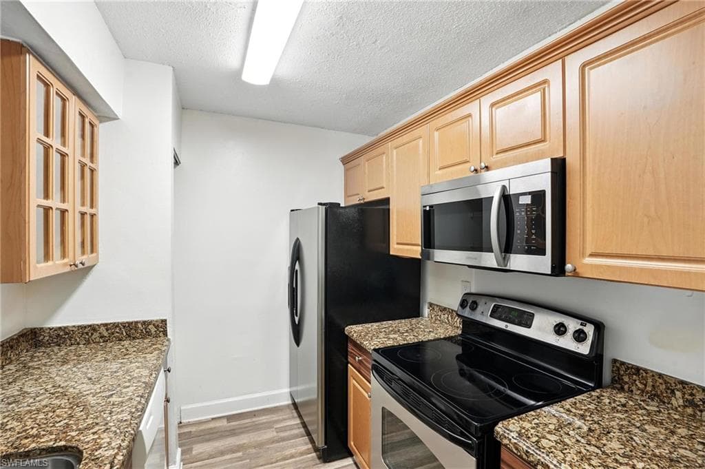 201-5 Santa Clara DR # 201, NAPLES FL 34104-4