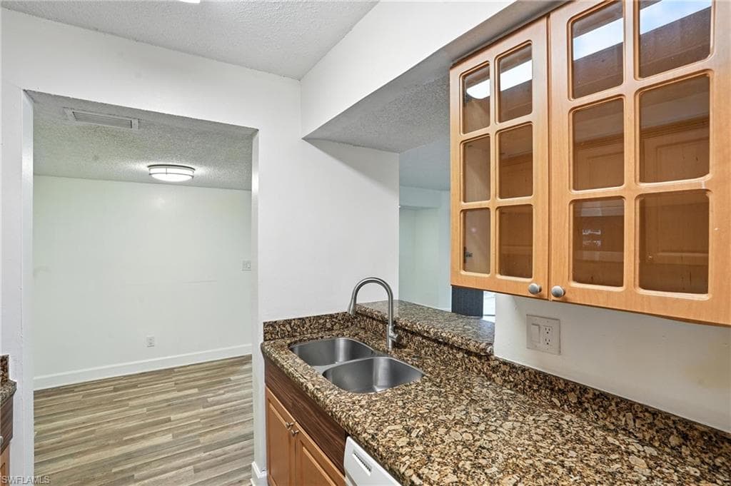 201-5 Santa Clara DR # 201, NAPLES FL 34104-14