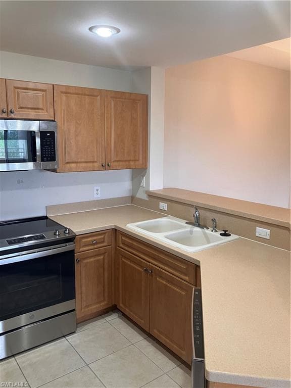 2904 Tuscan DR # 303, CAPE CORAL FL 33909-11