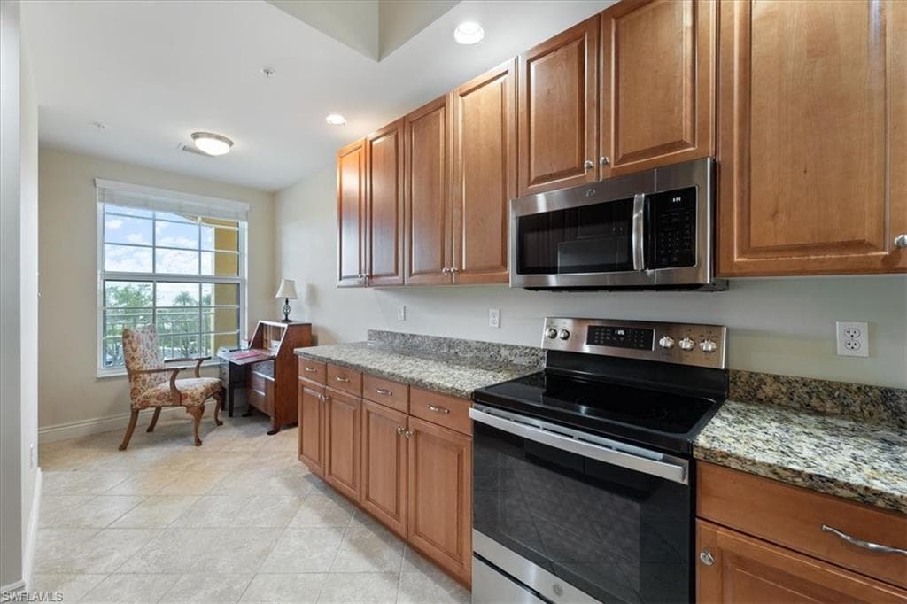 5068 Annunciation CIR # 4302, IMMOKALEE FL 34142-9